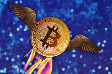 Bitcoin e-kripto para birimi. Mavi gökyüzünde bulutlarla uçar. Eşler arası ödeme sistemi, yükselme ve düşüş kavramı tabii ki.