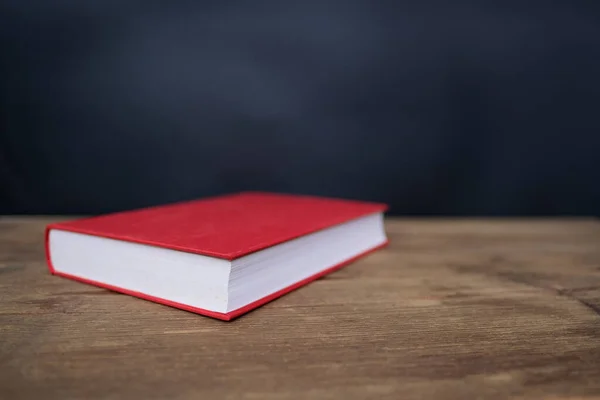 Papierbücher Liegen Auf Einem Holztisch Bildungskonzept Lesen — Stockfoto