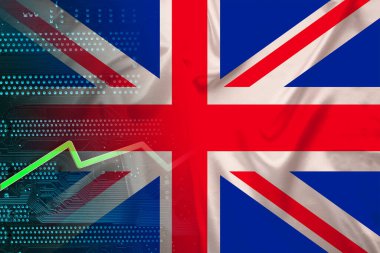 Büyük Britanya bayrağı ipek, yeşil elektronik baskılı devre kartı PCB, büyüme oku, modern teknoloji konsepti, ticaret, ekonomi, politika, küresel dünya ticareti
