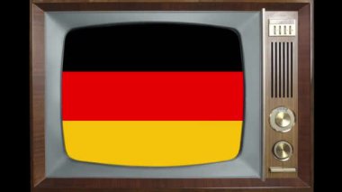 Ekranda Almanya bayrağı, parazit, beyaz gürültü, televizyondaki sonsuz değerler konsepti, küresel ticaret, politika, retro teknoloji, 4K
