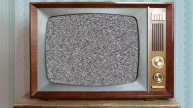 Ekranında Amerikan bayrağı olan klasik televizyon, parazit, beyaz gürültü, televizyondaki sonsuz değerler kavramı, küresel ticaret, politika, retro teknoloji, 4K