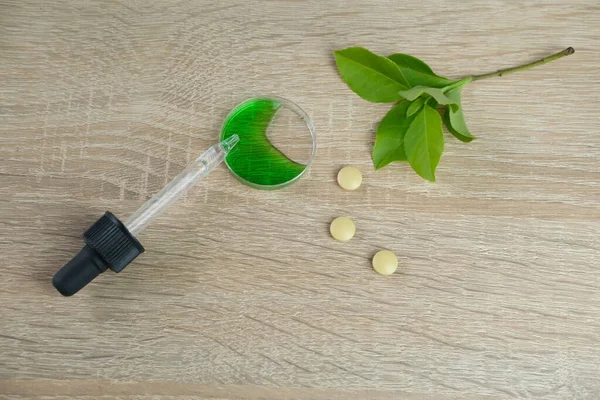 Pílulas Cápsulas Criando Novo Medicamento Partir Plantas Substâncias Biologicamente Ativas — Fotografia de Stock