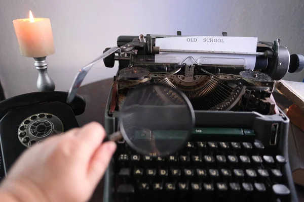 Máquina Escrever Velha Mesa Palavras História Verdadeira São Impressas Papel — Fotografia de Stock