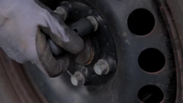 Primer Plano Del Disco Del Coche Reemplazo Rueda Del Coche — Vídeos de Stock