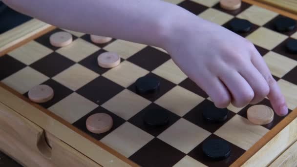 Tournoi Dames Sur Planche Bois Deux Enfants Frères Jouant Ensemble — Video