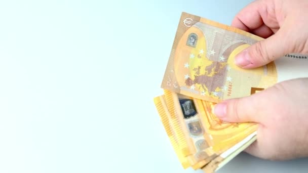 欧州連合 の紙幣 上から表に落下ユーロお金 スローモーション 支払い 銀行業務の概念 — ストック動画