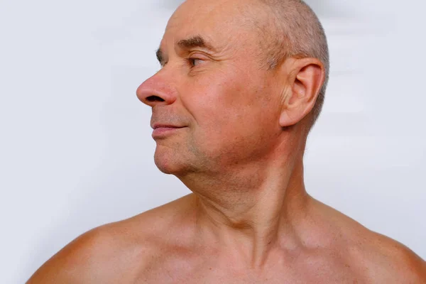 Close Face Elderly Bald Tanned Man Years Old Naked Torso — Stock Photo, Image