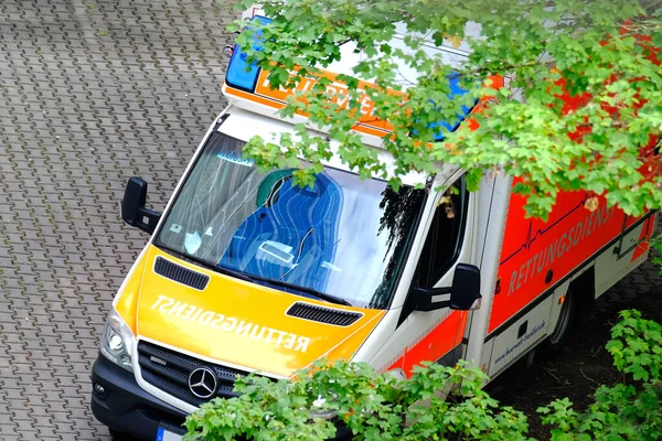 Frankfurt Germany June 2021 Modern White Ambulance Car Flashing Lights — Fotografia de Stock