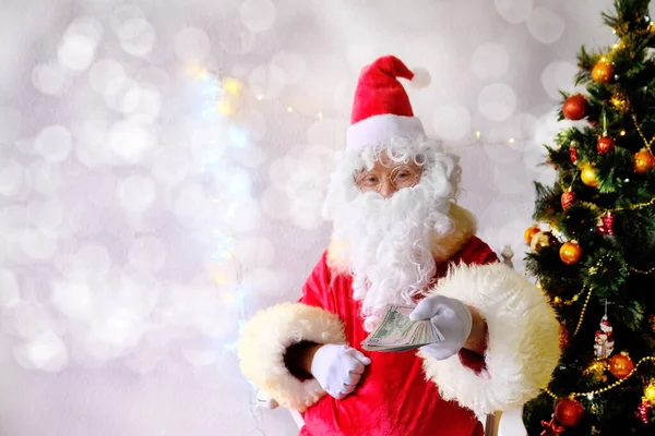 Vieux Père Noël Claus Avec Une Barbe Blanche Félicite Les — Photo