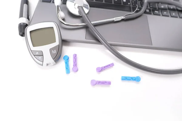 Medische Stethoscoop Diabetische Lancet Set Met Reserve Naalden Glucometer Laptop — Stockfoto