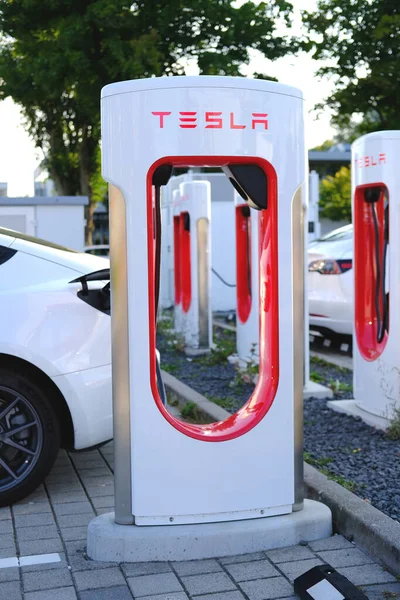 Frankfurt Germany September 2021 Tesla Light Electric Cars Replenish Battery — Stock Photo, Image