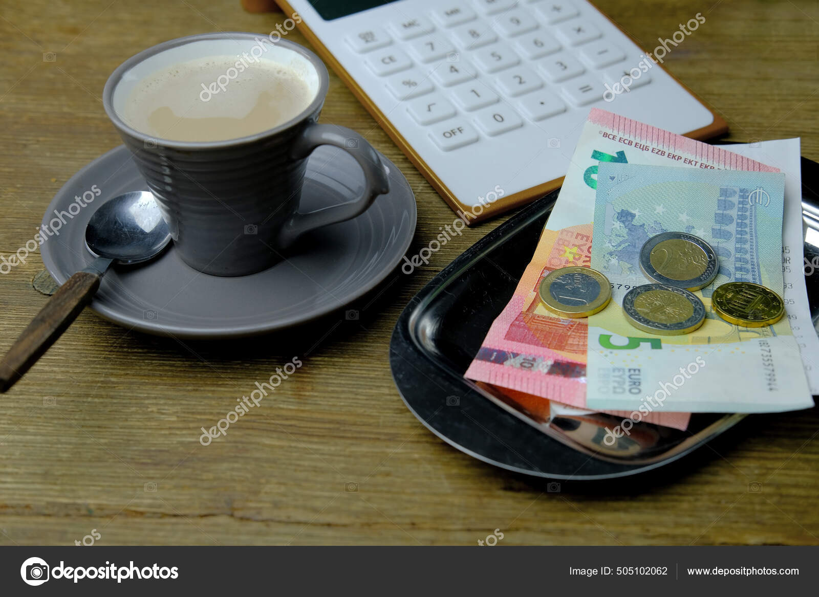 지폐와 계산기 레스토랑 계산서 — 스톡 사진 © kittyfly #505102062