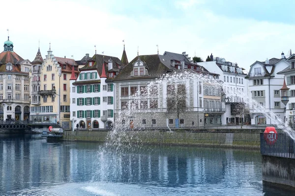 Lucerne Švýcarsko Prosinec 2020 Přes Sprej Fontány Krásný Výhled Podzim — Stock fotografie