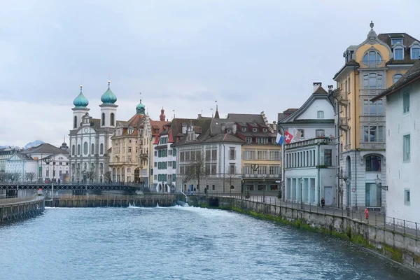 Lucerne Švýcarsko Prosinec 2020 Dřevěný Most Kapellbrucke Podzim Zimní Město — Stock fotografie