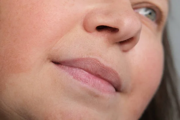 Primo Piano Parte Faccia Donna Mezza Età Anni Piccole Rughe — Foto Stock