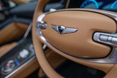 Frankfurt am Main 'deki modern Mainova AG enerji santrali, Hessen bölgesi boyunca elektrik, gaz endüstrisi kompleksi, ısı ve su, sanayi enerji tesisi, Frankfurt, Almanya - 11 Ağustos 2025 