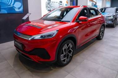 Frankfurt am Main 'deki modern Mainova AG enerji santrali, Hessen bölgesi boyunca elektrik, gaz endüstrisi kompleksi, ısı ve su, sanayi enerji tesisi, Frankfurt, Almanya - 11 Ağustos 2025 