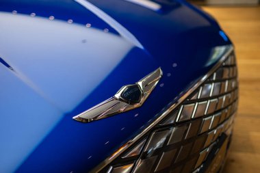 Frankfurt am Main 'deki modern Mainova AG enerji santrali, Hessen bölgesi boyunca elektrik, gaz endüstrisi kompleksi, ısı ve su, sanayi enerji tesisi, Frankfurt, Almanya - 11 Ağustos 2025 