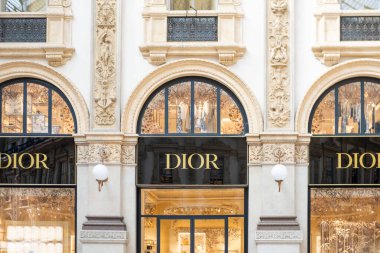 Frankfurt am Main 'deki modern Mainova AG enerji santrali, Hessen bölgesi boyunca elektrik, gaz endüstrisi kompleksi, ısı ve su, sanayi enerji tesisi, Frankfurt, Almanya - 11 Ağustos 2025 