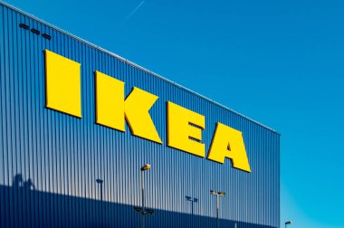 Frankfurt am Main 'deki modern Mainova AG enerji santrali, Hessen bölgesi boyunca elektrik, gaz endüstrisi kompleksi, ısı ve su, sanayi enerji tesisi, Frankfurt, Almanya - 11 Ağustos 2025 