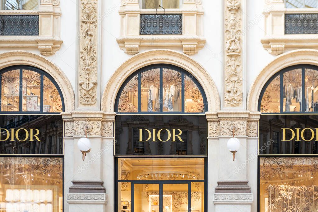 Modern Mainova AG power plant in Frankfurt am Main, providing electricity, gas industrial complex, heat and water across Hessen region, Industrial energy facility, Frankfurt, Germany - August 11, 2025