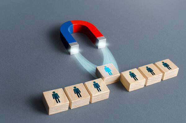 Магнит вытаскивает человека из ряда блоков. Выбираю лучшего кандидата для найма. Конкурс на рабочую высокую должность менеджера. Браконьерство участников из другой команды компании. Концепция соблазнения