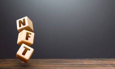 NFT blokları. NFT iadesiz jeton. İnternet açık arttırmalarında dijital sanat eserleri satmak. Para kazanma, kriptografik jetonlara yatırım. Sanatçılar tarafından engelleme teknolojisiyle telif hakları satışı.