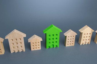 Evler arasında yeşil bir bina. Çevre dostu, enerji tasarruflu ve sıfır karbon emisyonu. Bir daire satın almak için en iyi seçeneği ara. Sıfır Karbon Tarafsızlığı. Yüksek kalite