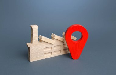 Endüstriyel fabrika ve kırmızı lokasyon. Üretim tesislerinin konsepti. Lojistik, altyapıya erişim. Korumacılık veya küreselleşme eğilimi. Ürün arzı ve ihracatı.