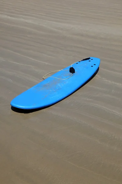Blaues Surfbrett — Stockfoto