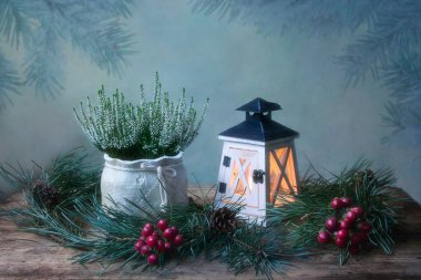 Noel ve Yeni Yıl kartı ve mumlar.