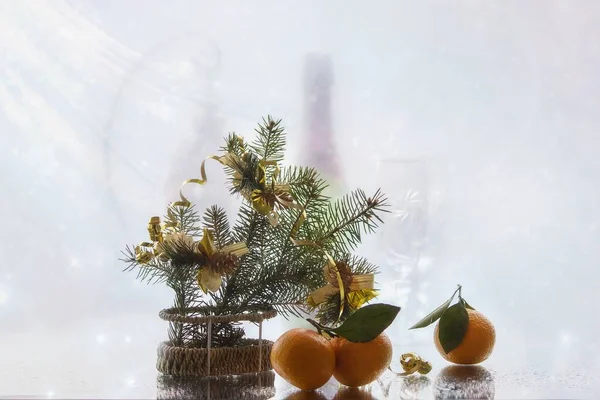Новогодний Натюрморт Бокалом Шампанского — стоковое фото