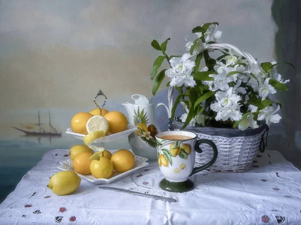 Bodegón Con Limones Cesta Flores Orquídea —  Fotos de Stock