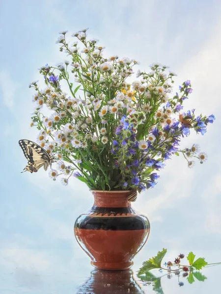 Bodegón Con Flores Silvestres Ramo — Foto de Stock