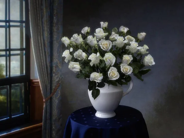 Natureza Morta Com Buquê Rosas Brancas — Fotografia de Stock