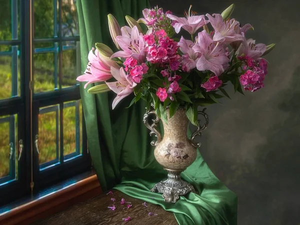 Still Life Bouquet Lilies Phlox — Stock Photo, Image