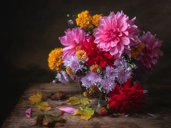 Natura Morta Con Splendido Bouquet Fiori Giardino — Foto Stock