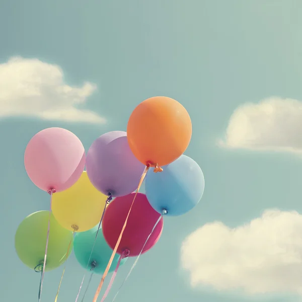Купа різнокольорових кульок — стокове фото