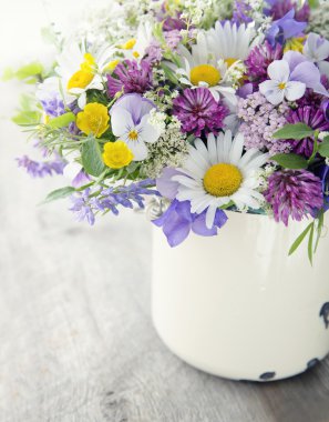 Yabani çiçek buketi