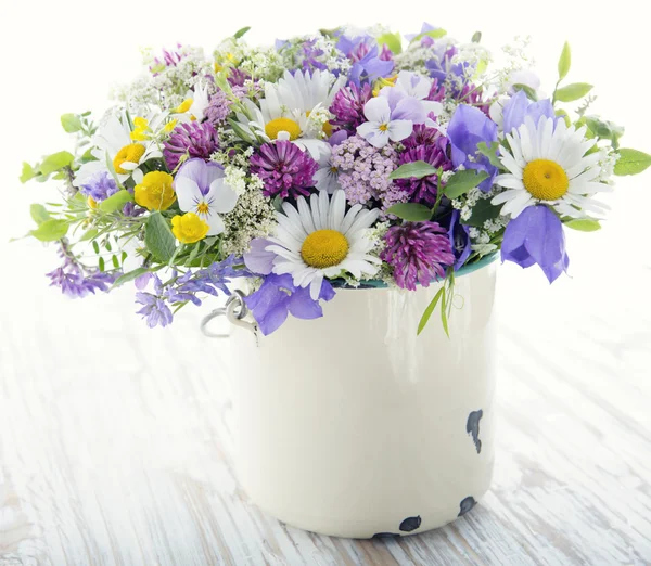 Wild flower bouquet — Stock Photo, Image