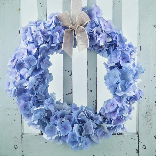 Blauwe hortensia bloem krans — Stockfoto