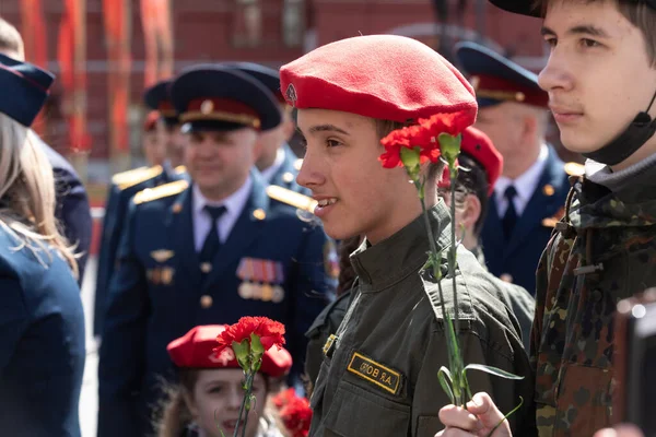 2021年5月5日、ロシア、モスクワ。勝利の休日に退役軍人へのお祝いのリハーサル. — ストック写真