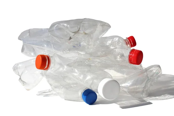 Zerknüllte Plastikflasche Liegt Auf Weißem Hintergrund — Stockfoto