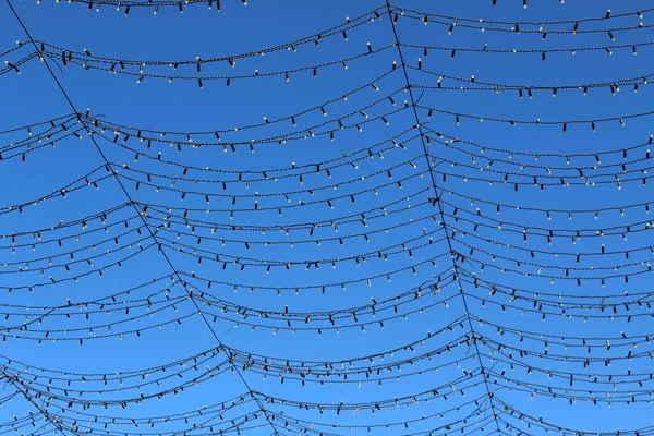 Fondo Del Cielo Hay Una Rejilla Pequeños Bulbos Que Encienden — Foto de Stock