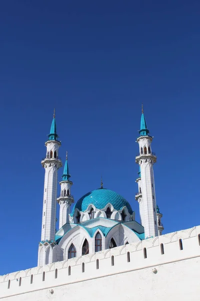 Moscheebau Auf Hellblauem Hintergrund — Stockfoto