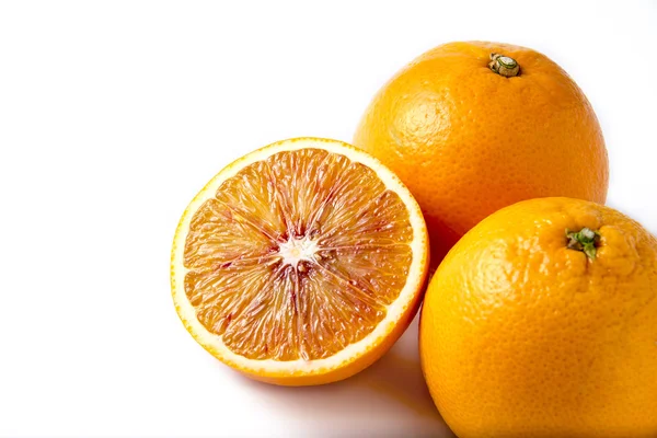 Oranges sur blanc — Photo
