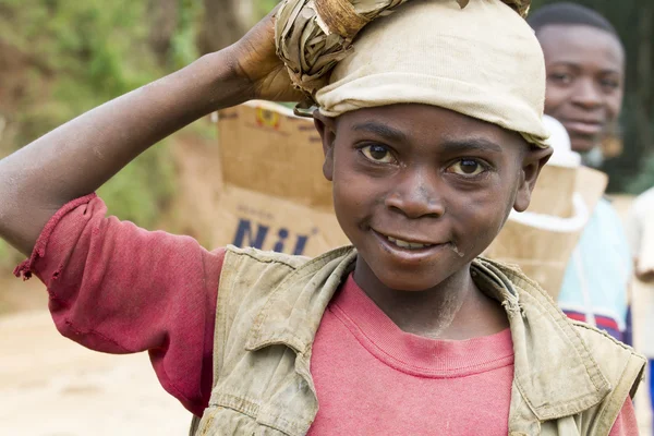 Um menino africano Fotos De Bancos De Imagens