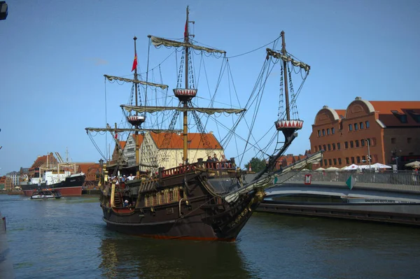 Oud Middeleeuws Vrachtschip Gdansk — Stockfoto