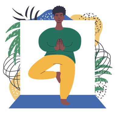 Yoga çalışıyorum. Genç Afrikalı adam ağaç duruşu yapıyor..