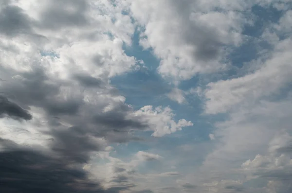 Kumulus Moln Himlen Innan Regnet Regnigt Väder — Stockfoto